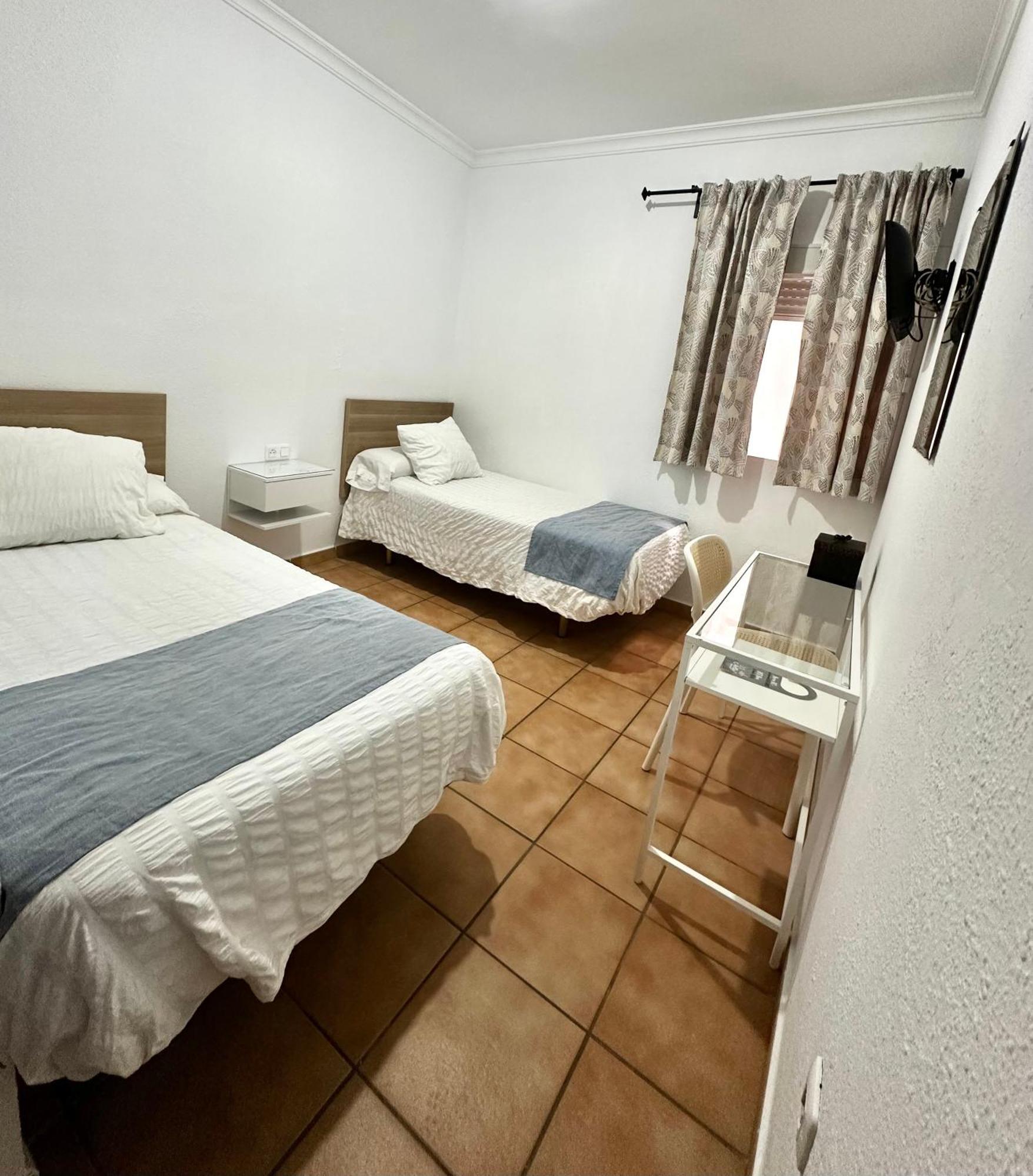 Hostal Mellizo Lebrija Buitenkant foto